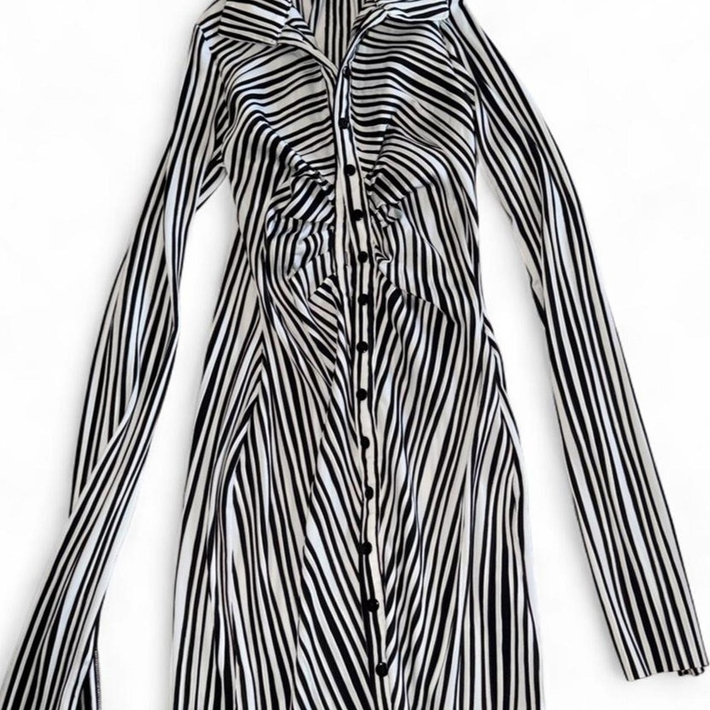 Fashion Nova black & white vertical striped shirt